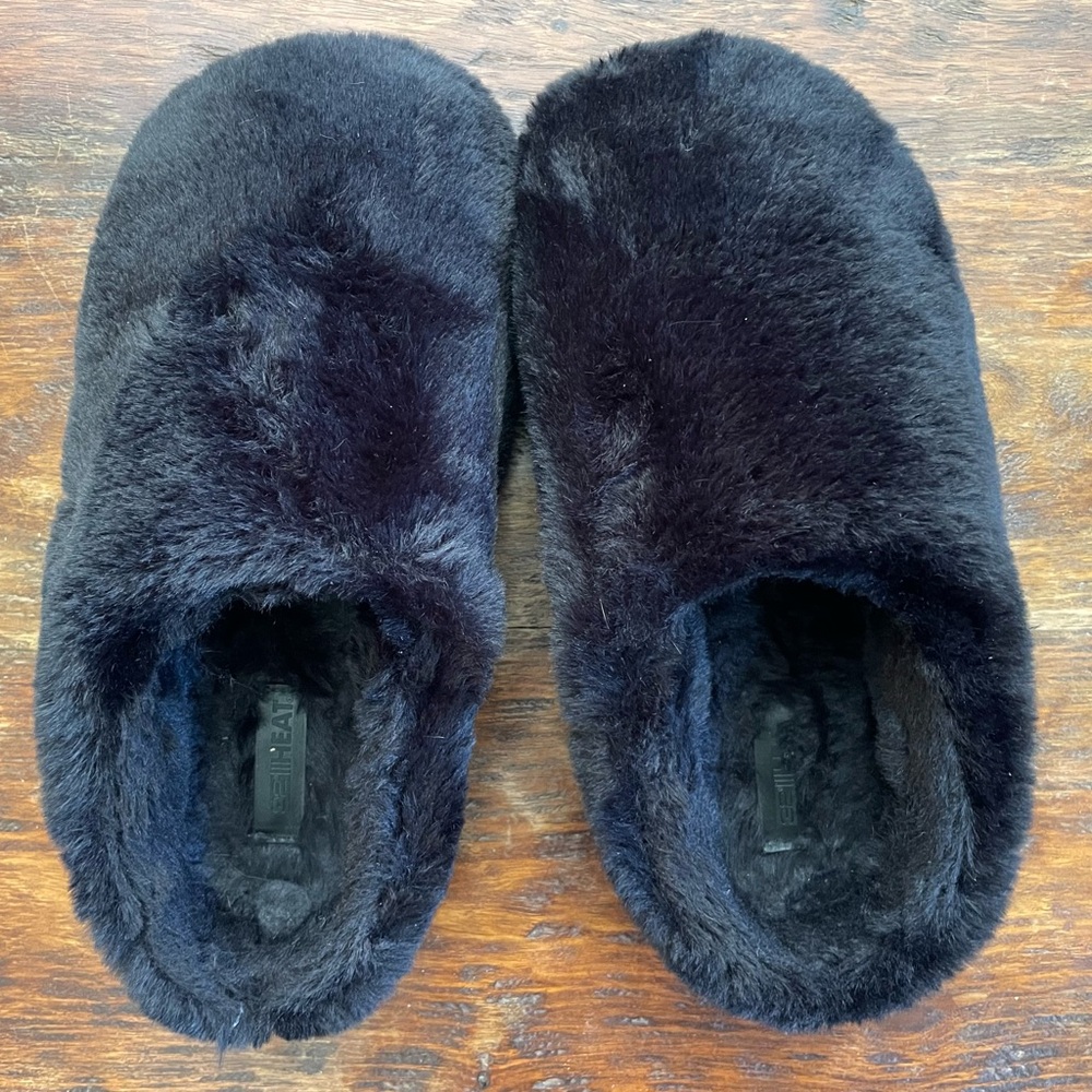 Super soft luxury 🖤 slipper